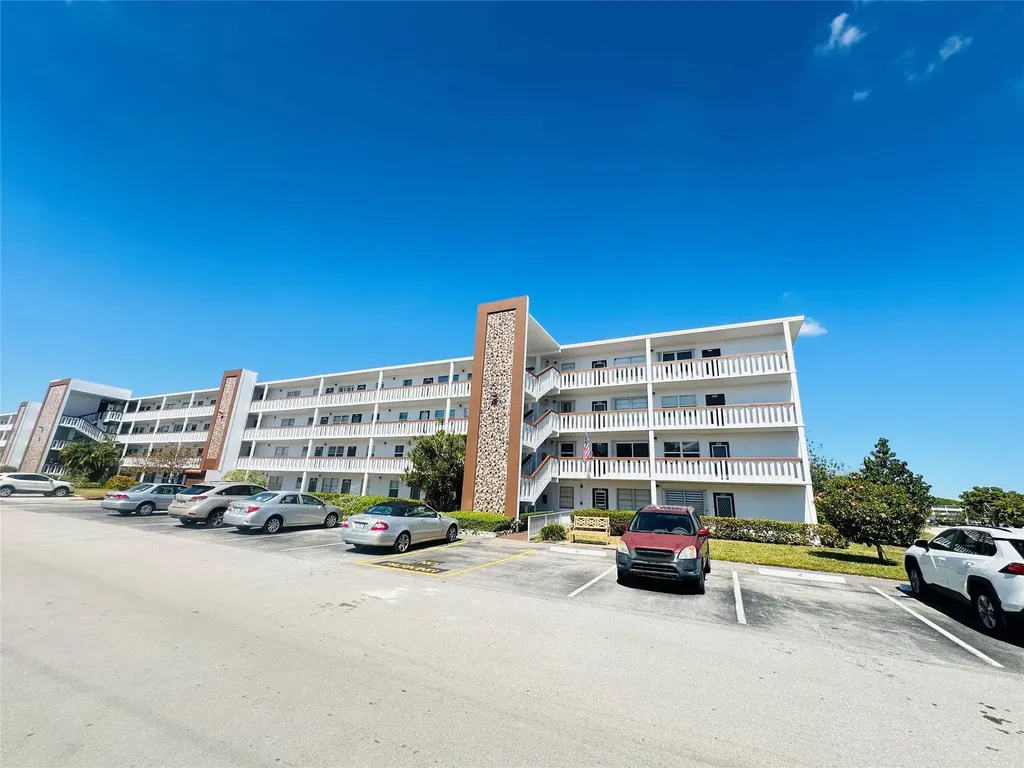 4050 Harwood E Deerfield Beach FL 33442
