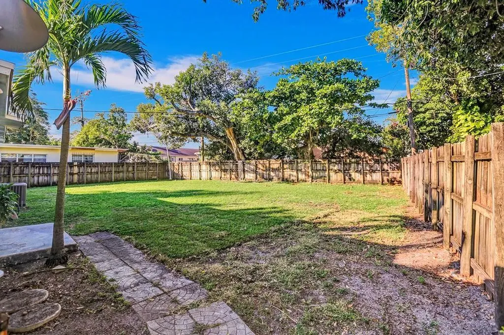 1129 NW 7th Terrace Fort Lauderdale FL 33311
