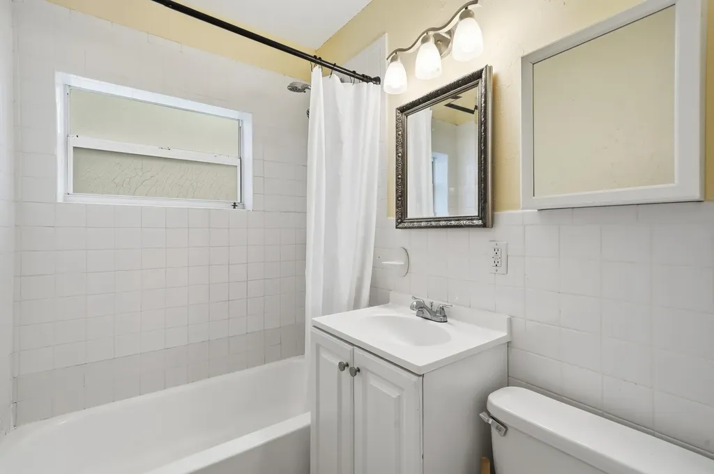 1129 NW 7th Terrace Fort Lauderdale FL 33311
