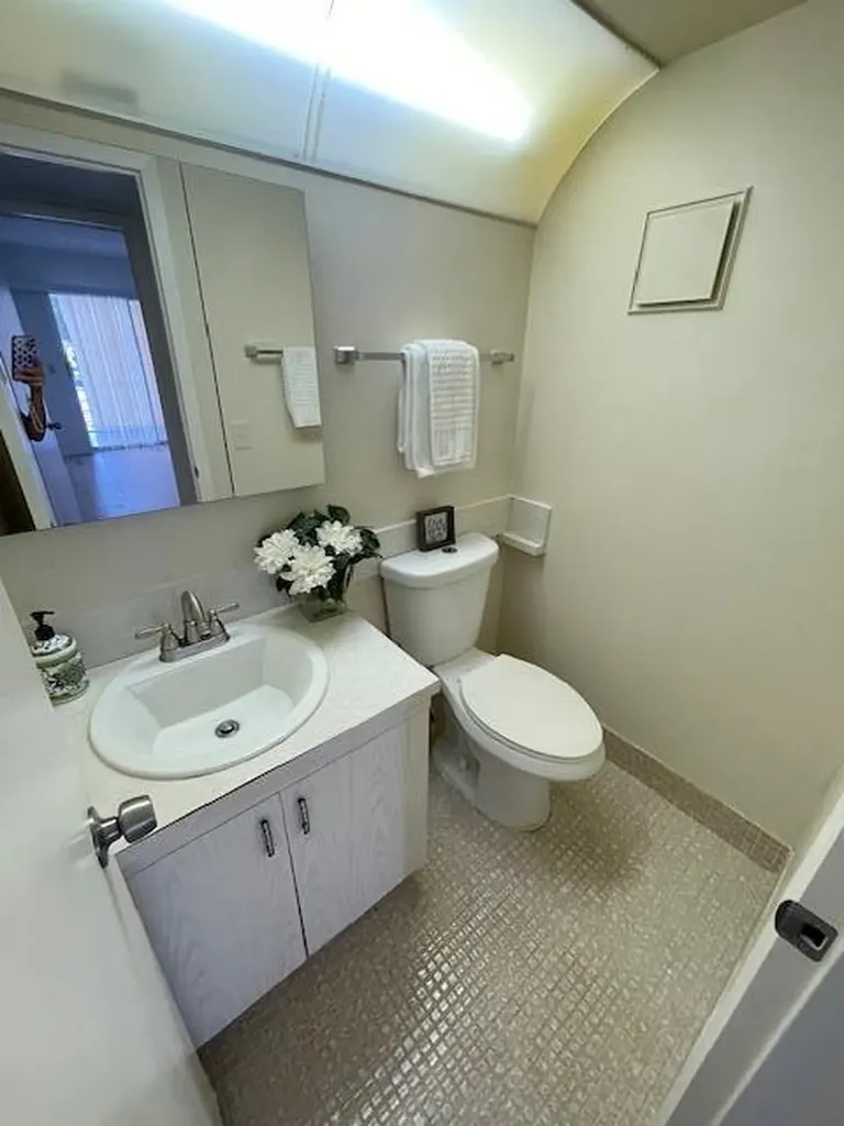 2075 Cornwall D Boca Raton FL 33434