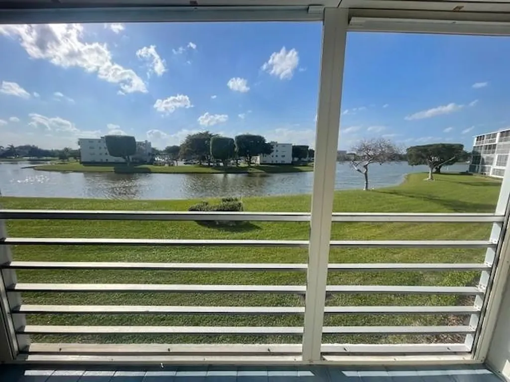 2075 Cornwall D Boca Raton FL 33434
