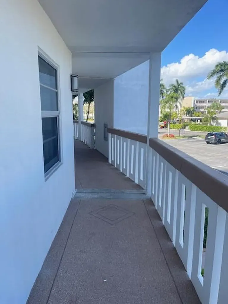 2075 Cornwall D Boca Raton FL 33434