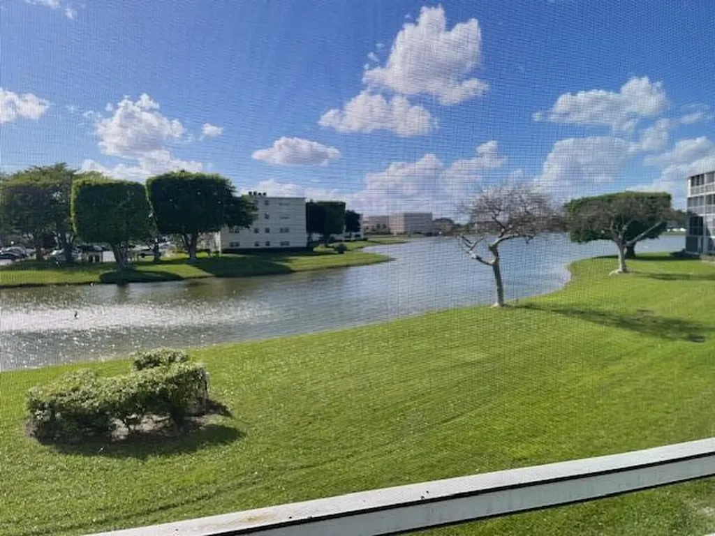 2075 Cornwall D Boca Raton FL 33434
