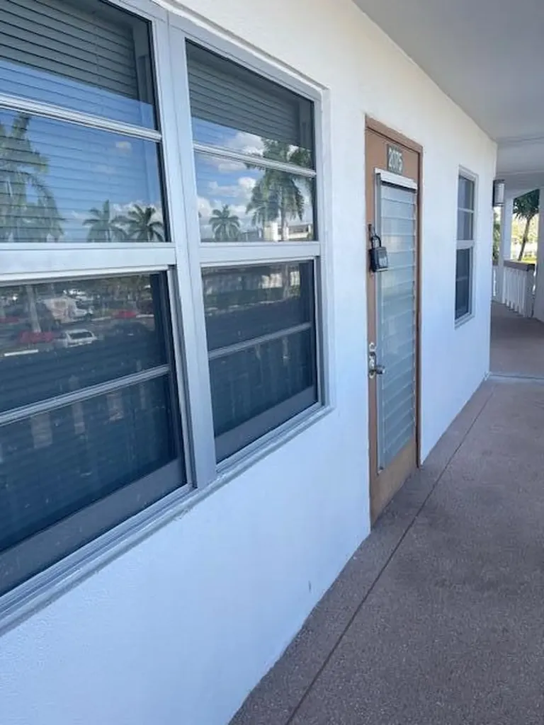 2075 Cornwall D Boca Raton FL 33434