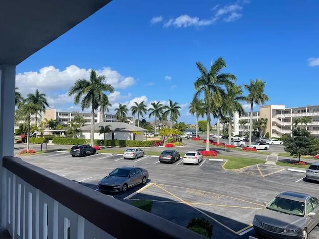 2075 Cornwall D Boca Raton FL 33434