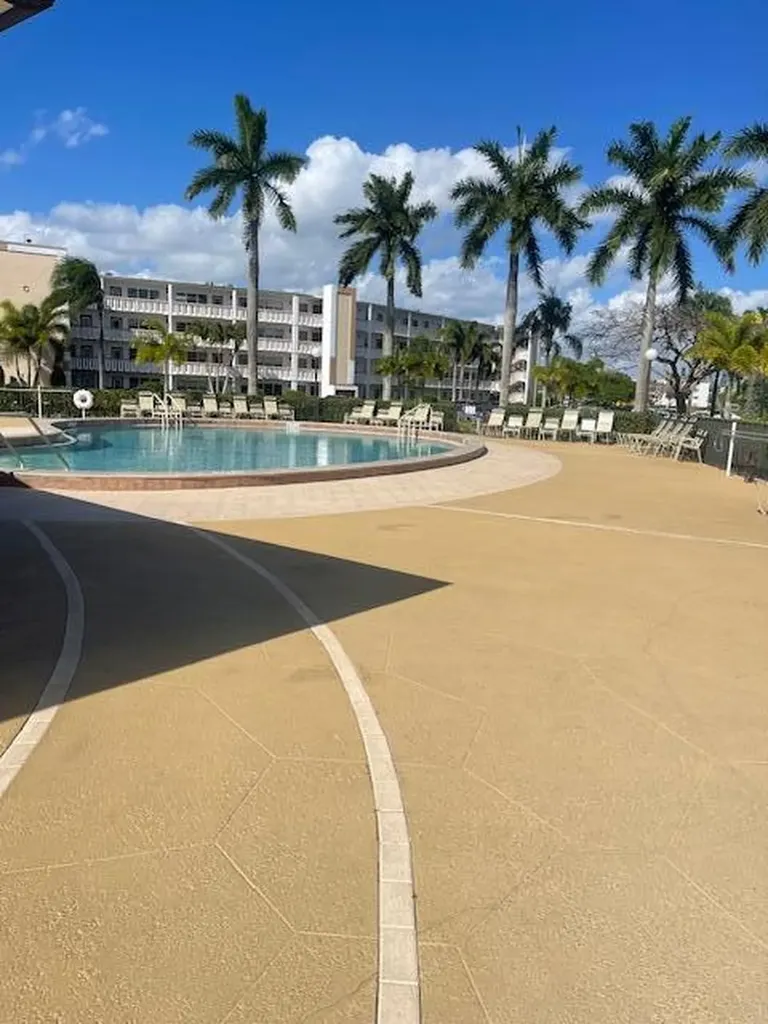 2075 Cornwall D Boca Raton FL 33434