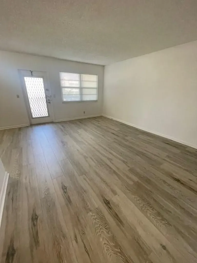 2075 Cornwall D Boca Raton FL 33434