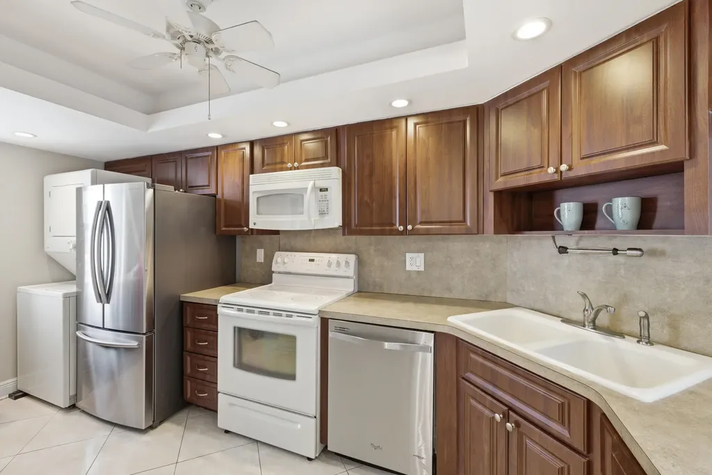 615 N Riverside Drive Pompano Beach FL 33062