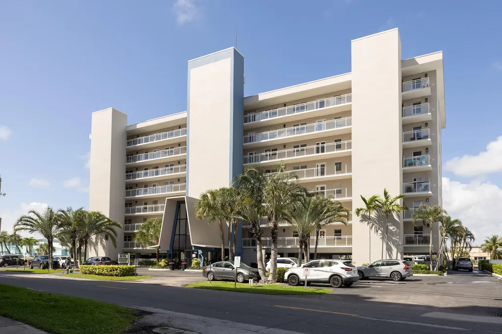 615 N Riverside Drive Pompano Beach FL 33062