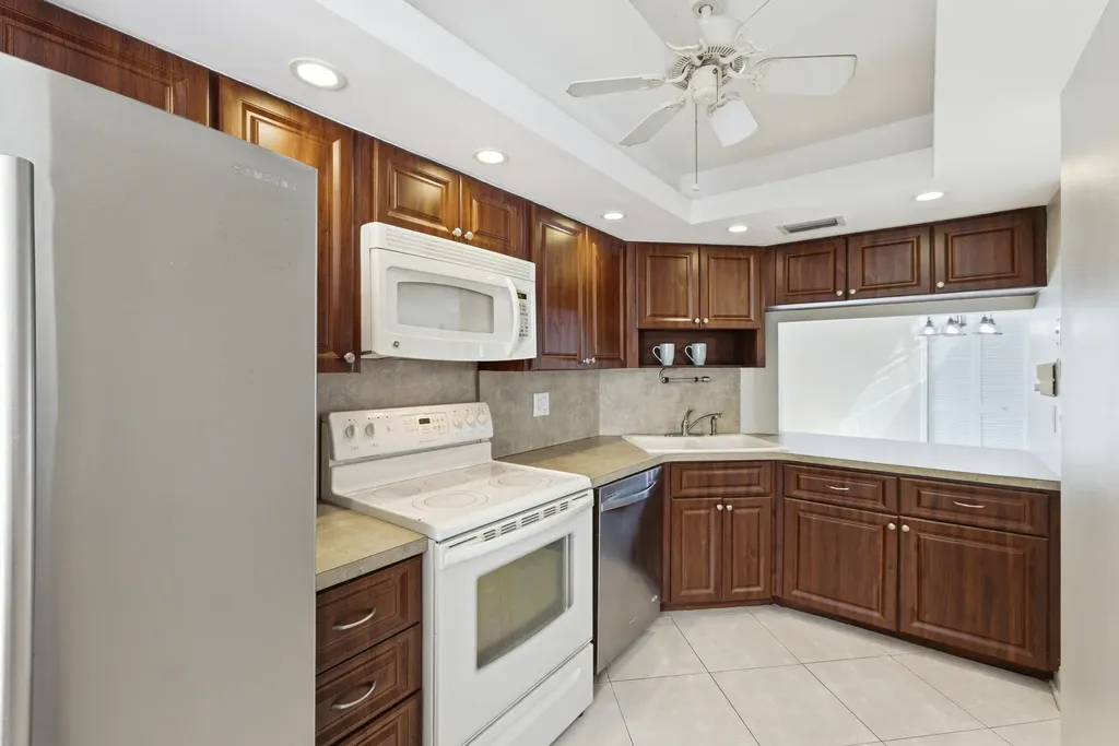 615 N Riverside Drive Pompano Beach FL 33062
