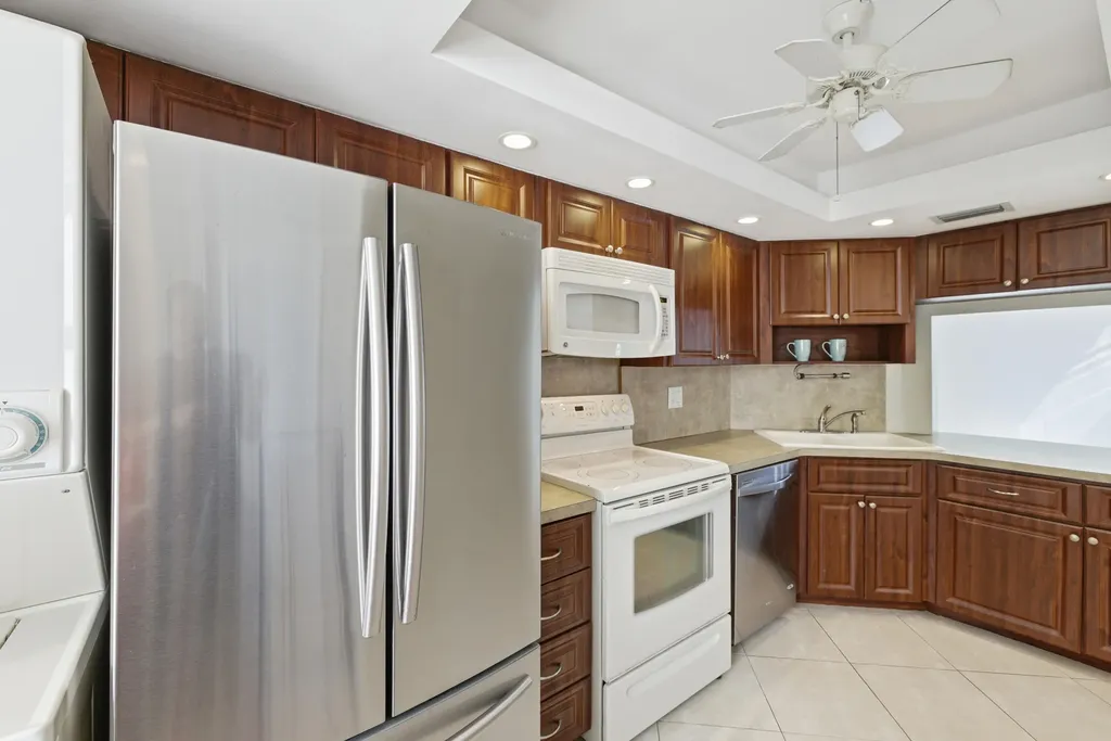 615 N Riverside Drive Pompano Beach FL 33062