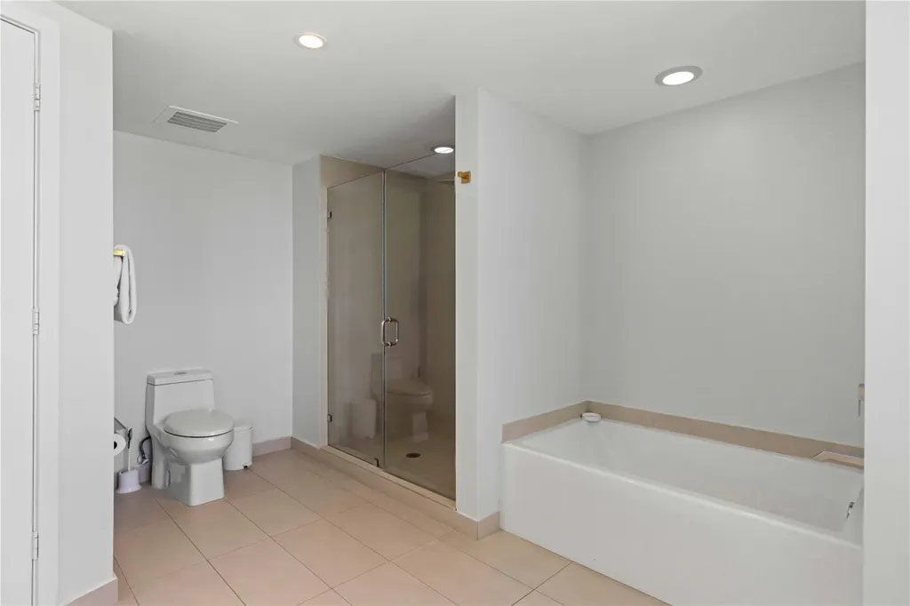 4111 S Ocean Drive Hollywood FL 33019
