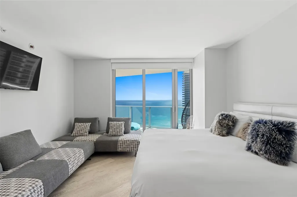 4111 S Ocean Drive Hollywood FL 33019