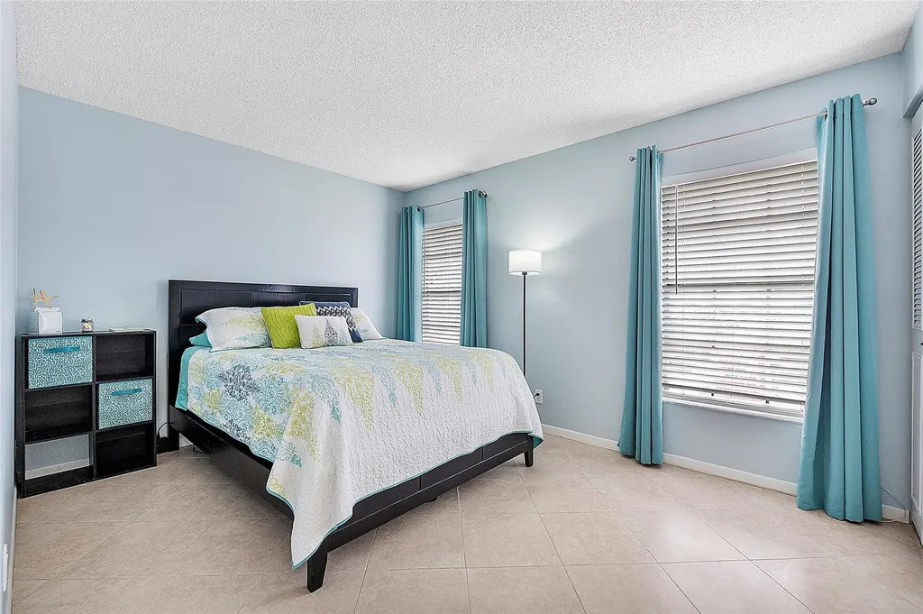 393 Bennington Lane Lake Worth FL 33467