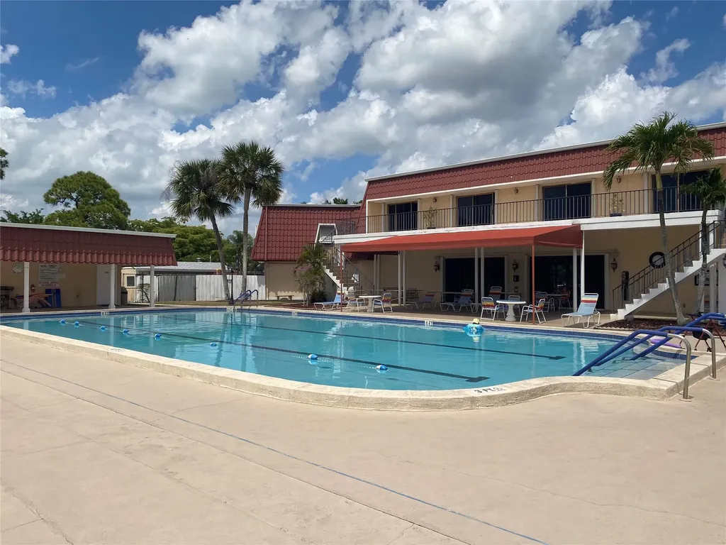 393 Bennington Lane Lake Worth FL 33467
