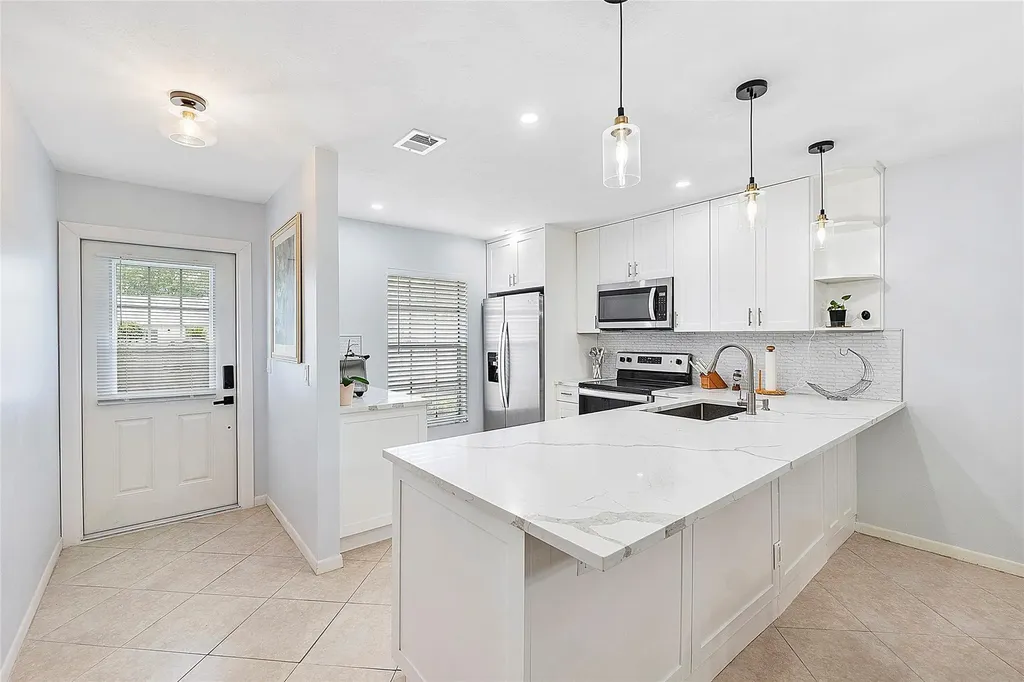 393 Bennington Lane Lake Worth FL 33467