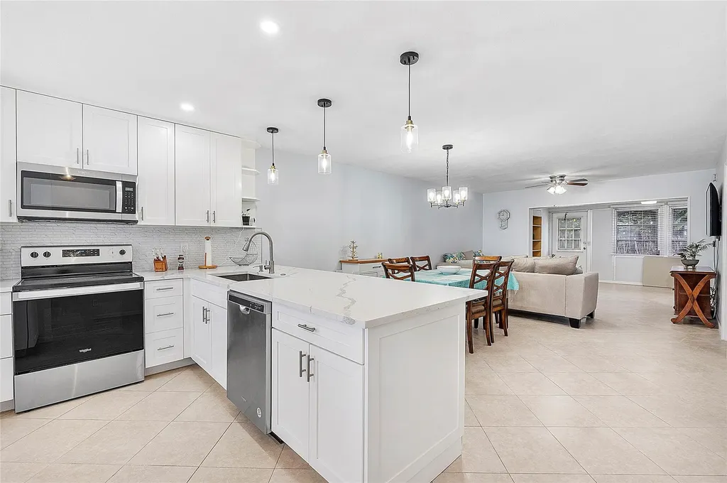 393 Bennington Lane Lake Worth FL 33467