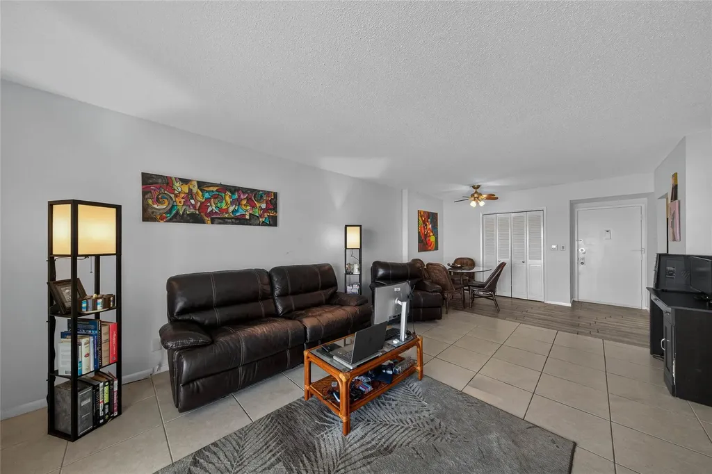 4400 Hillcrest Drive Hollywood FL 33021