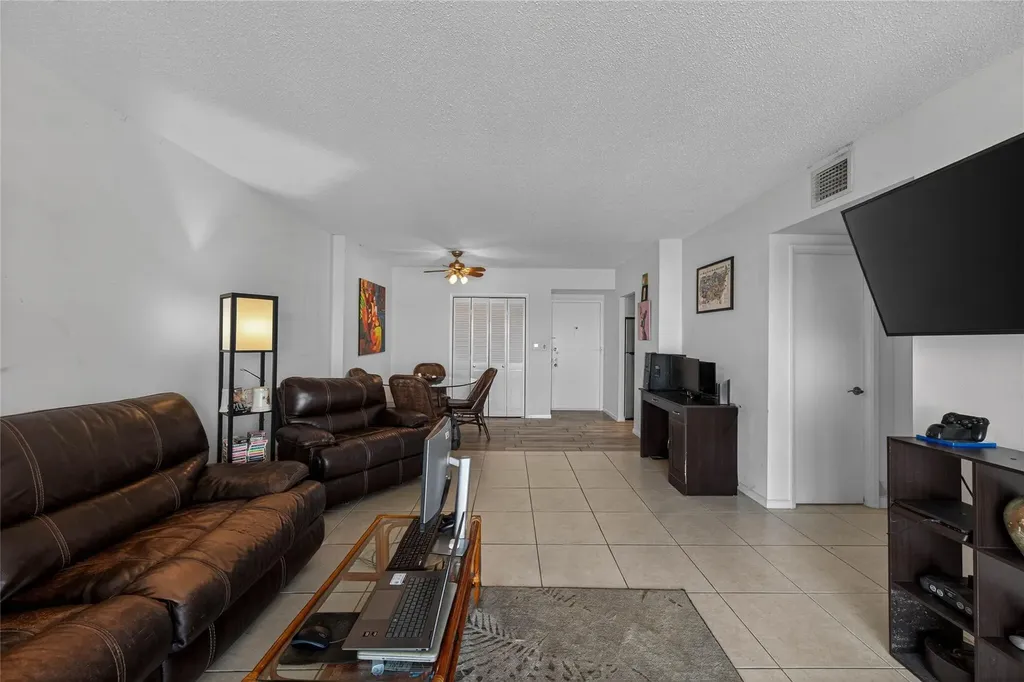 4400 Hillcrest Drive Hollywood FL 33021