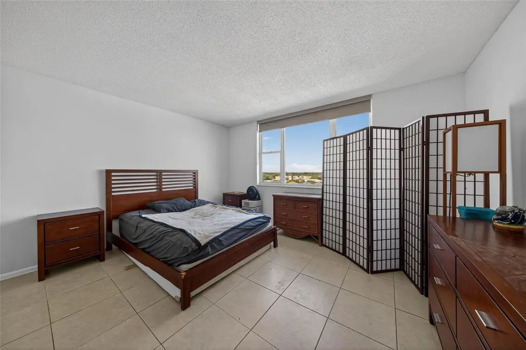 4400 Hillcrest Drive Hollywood FL 33021