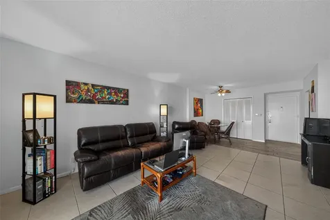 4400 Hillcrest Drive Hollywood FL 33021