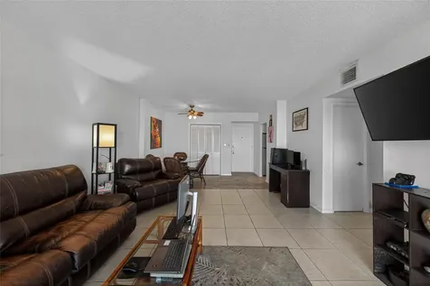 4400 Hillcrest Drive Hollywood FL 33021