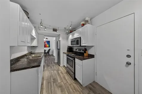 4400 Hillcrest Drive Hollywood FL 33021