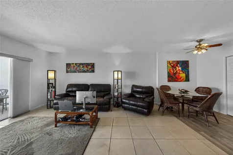 4400 Hillcrest Drive Hollywood FL 33021
