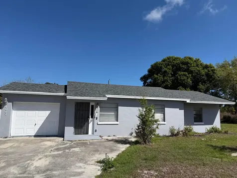 4002 Avenue Q Fort Pierce FL 34947