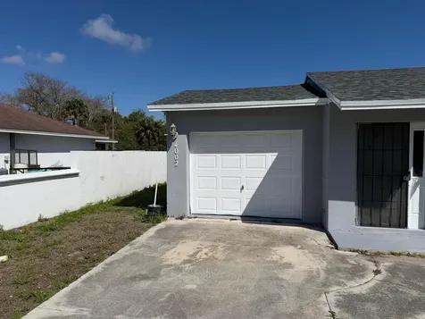 4002 Avenue Q Fort Pierce FL 34947
