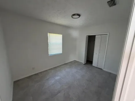 4002 Avenue Q Fort Pierce FL 34947