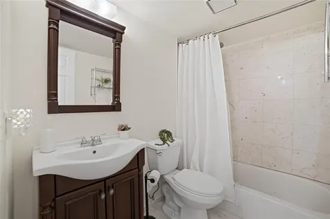7653 NW 79th Avenue Tamarac FL 33321