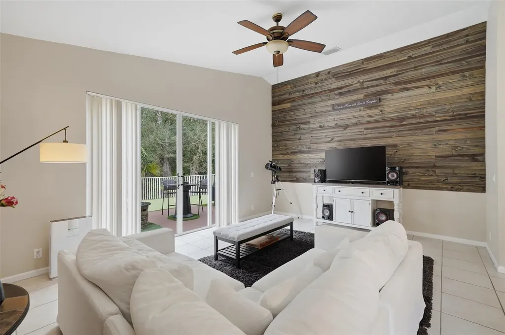 21215 Via Ventura Boca Raton FL 33433