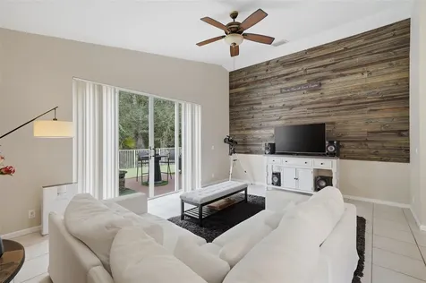 21215 Via Ventura Boca Raton FL 33433