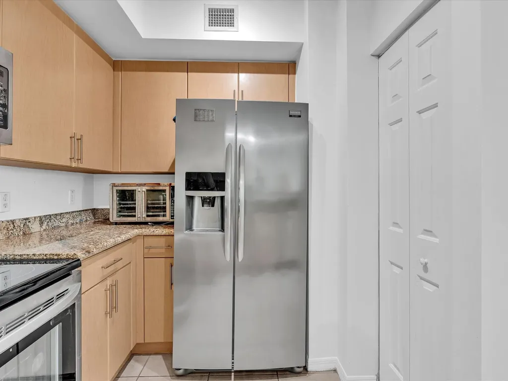2421 NE 65th Street Fort Lauderdale FL 33308