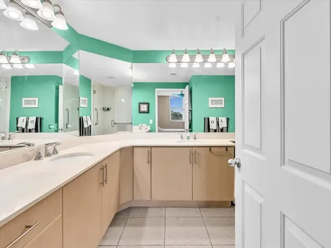 2421 NE 65th Street Fort Lauderdale FL 33308