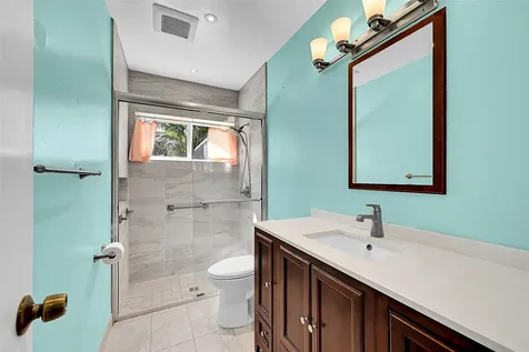 7480 NW 9th Street Plantation FL 33317