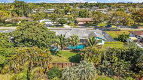 7480 NW 9th Street Plantation FL 33317