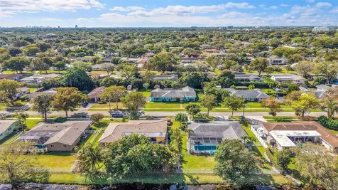 7480 NW 9th Street Plantation FL 33317