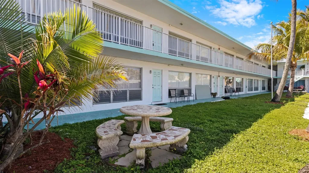 3212 NE 7th Place Pompano Beach FL 33062