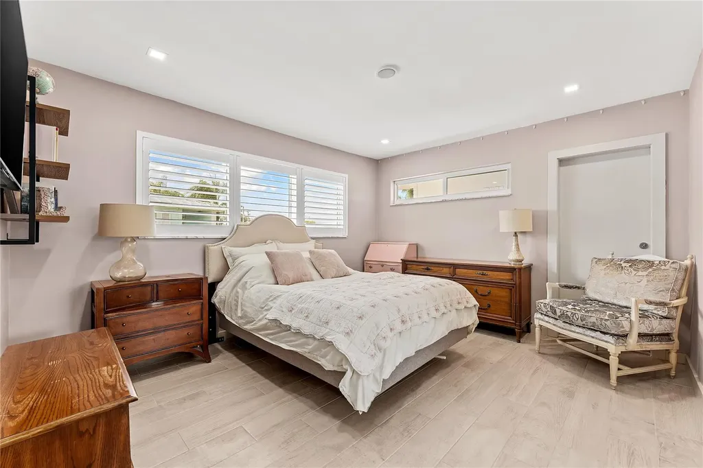 2400 NE 36th Street Lighthouse Point FL 33064