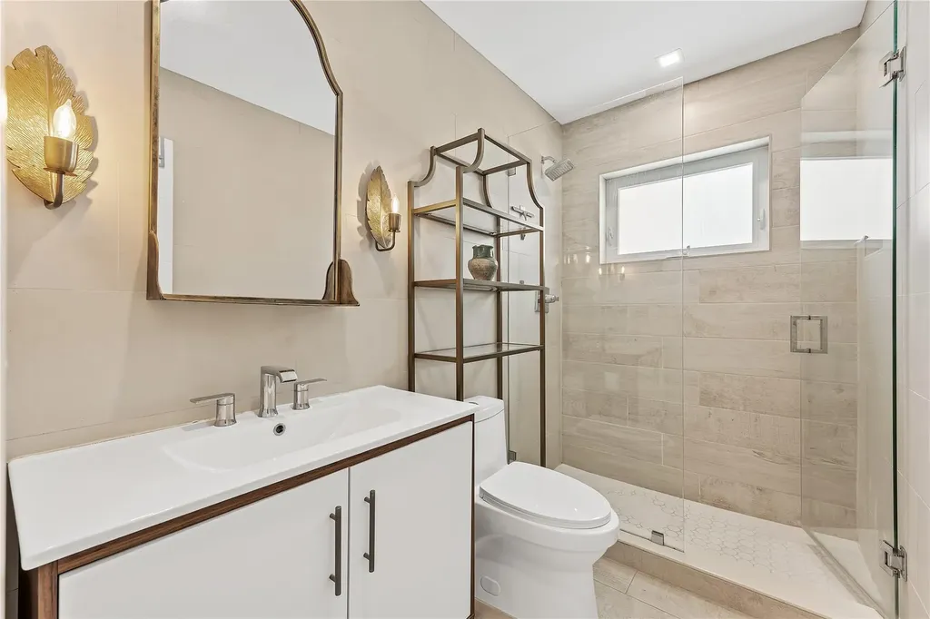 2400 NE 36th Street Lighthouse Point FL 33064
