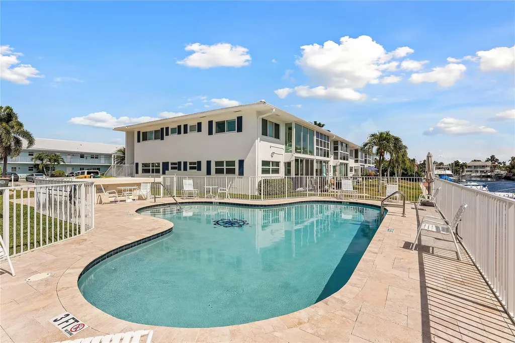 2400 NE 36th Street Lighthouse Point FL 33064