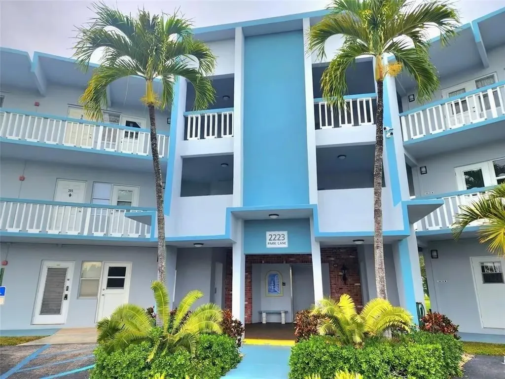 2223 Park Lane Hollywood FL 33021