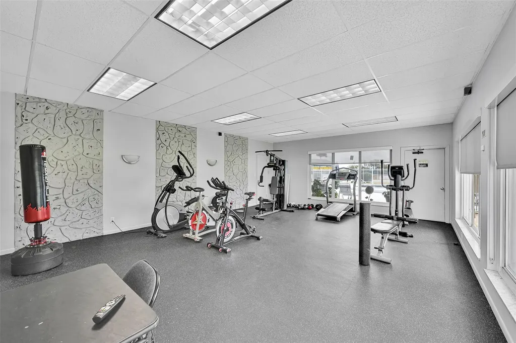 2223 Park Lane Hollywood FL 33021