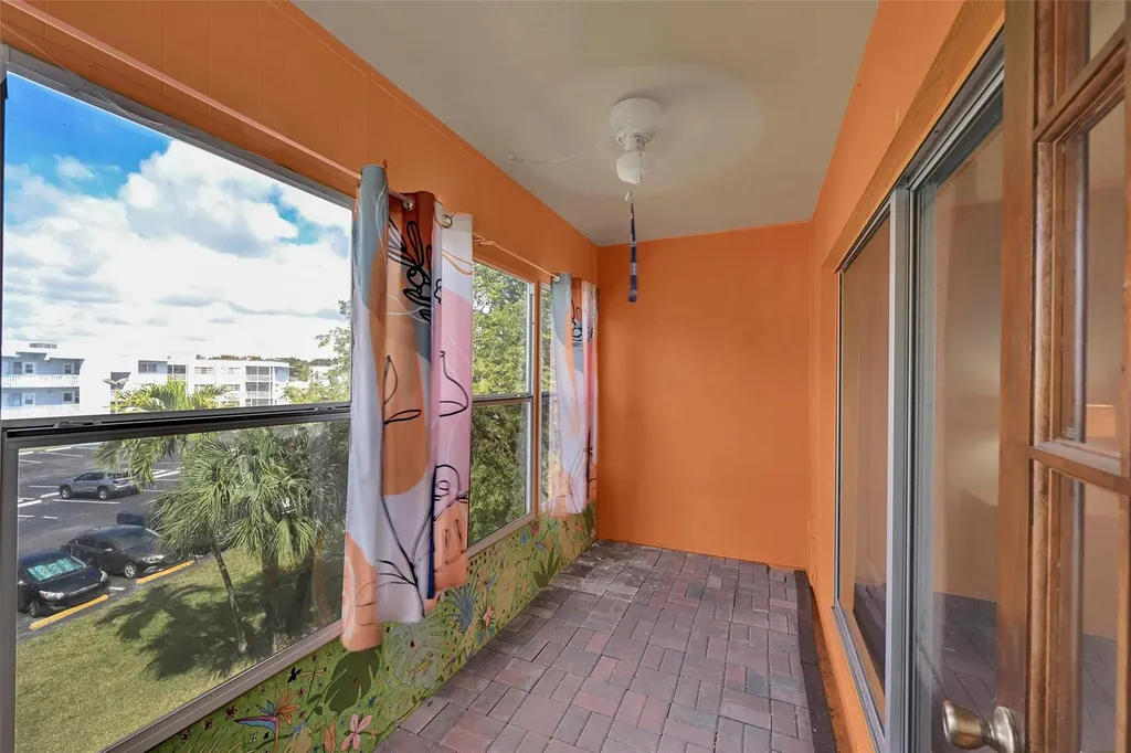 2223 Park Lane Hollywood FL 33021