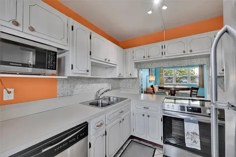 2223 Park Lane Hollywood FL 33021