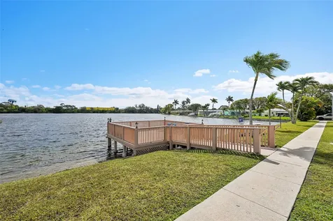 2223 Park Lane Hollywood FL 33021