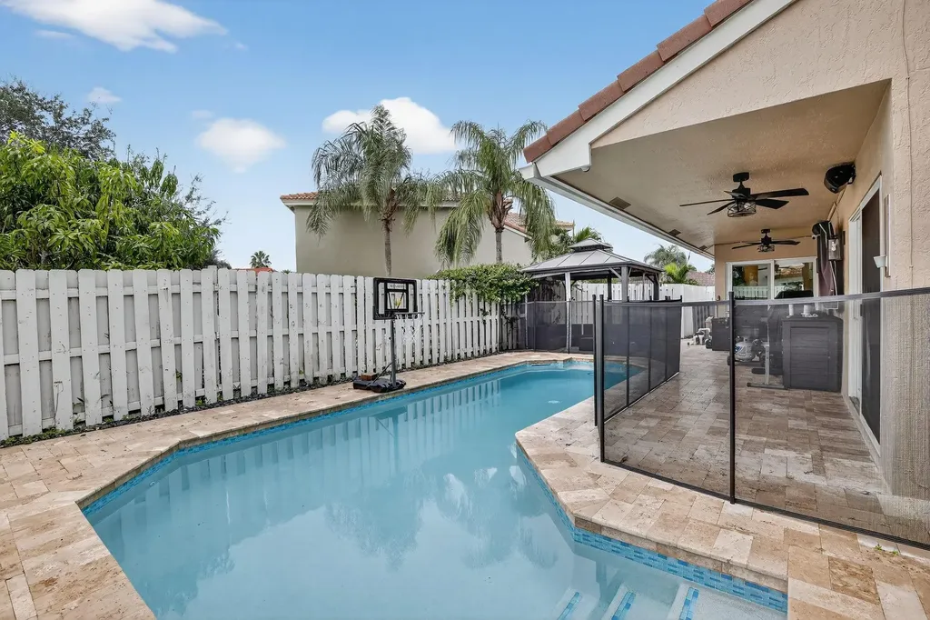 1051 NW 124th Terrace Sunrise FL 33323