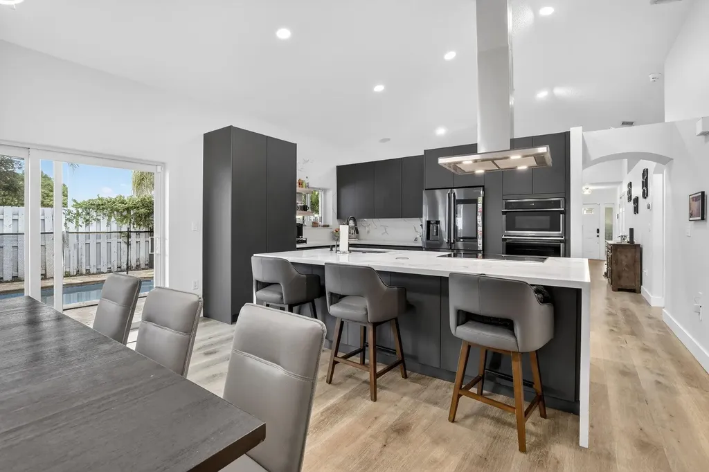 1051 NW 124th Terrace Sunrise FL 33323